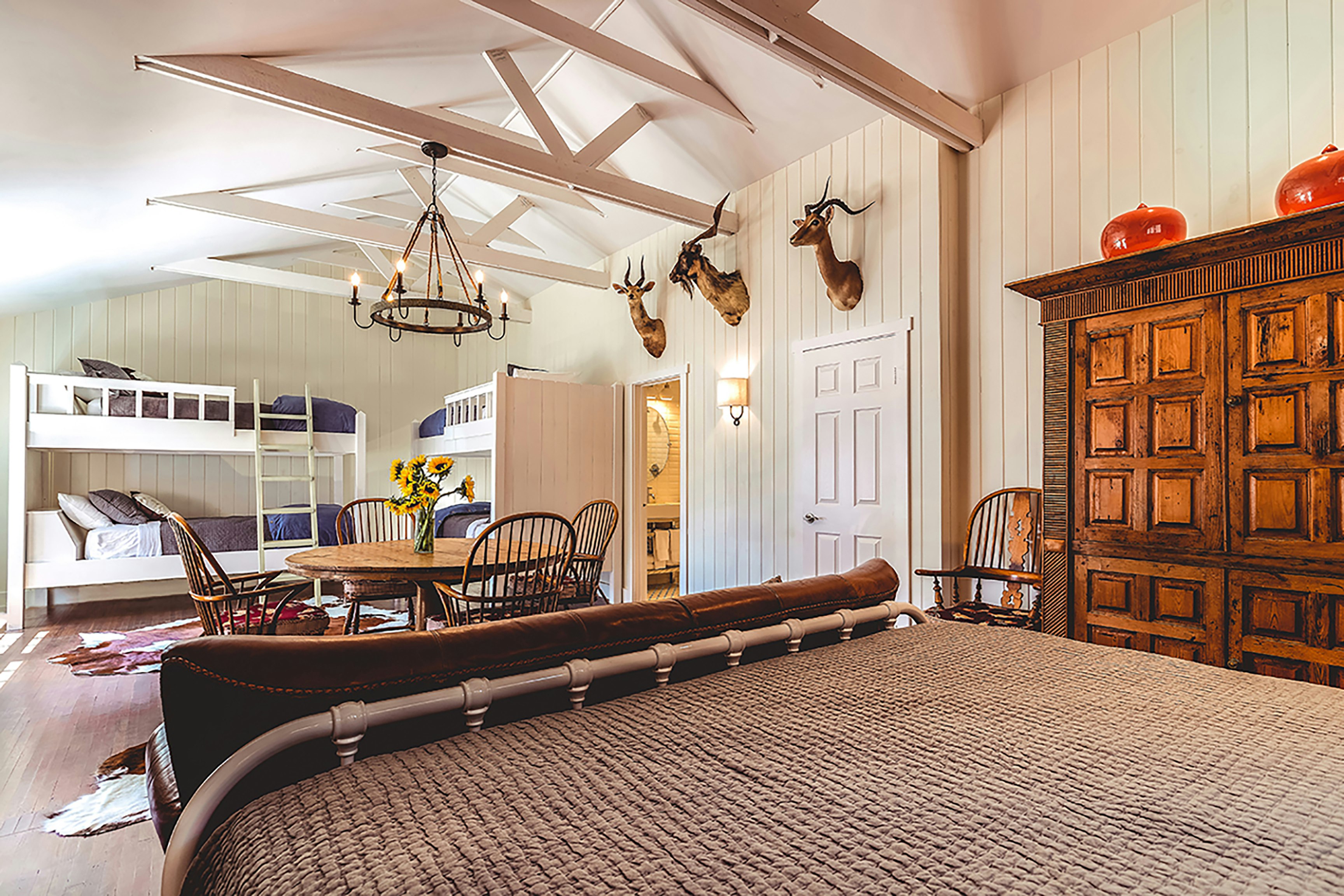 Stables Inn 3/10