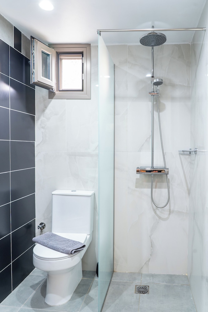 Core Luxury Suites 54/55