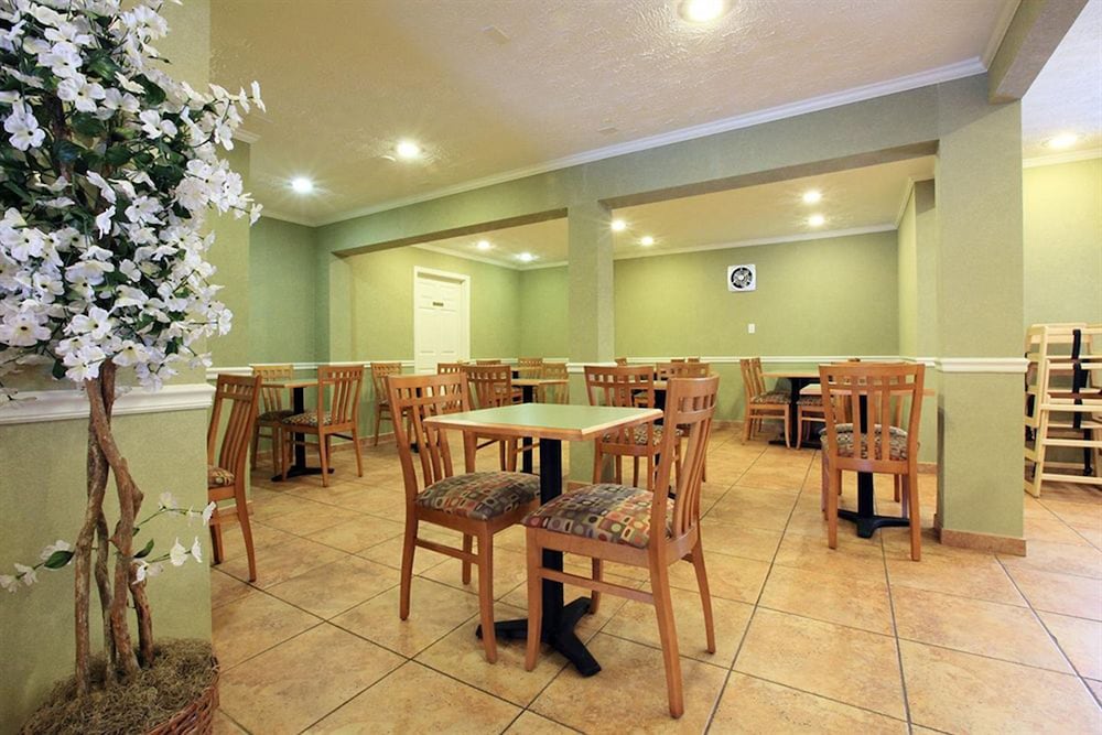 Travelodge By Wyndham Beckley 22/29