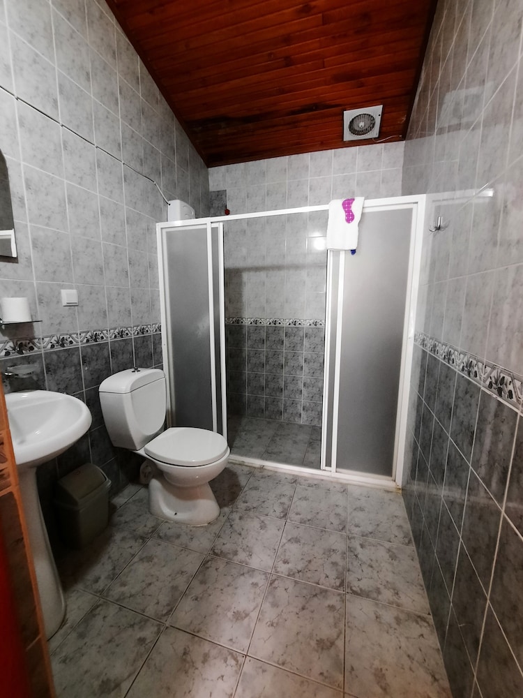 Ali Babas Guesthouse 38/42