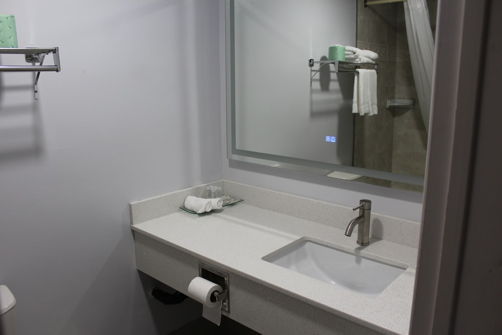 غرفة قياسية بسريرين مزدوجين، Bancroft Inn and Suites 7/8