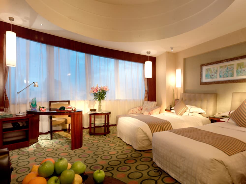 Luxemon Xinjiang Hongfu Hotel 11/30