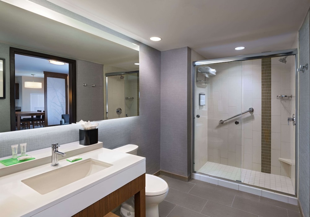 Hyatt Place Greensboro Downtown 48/50