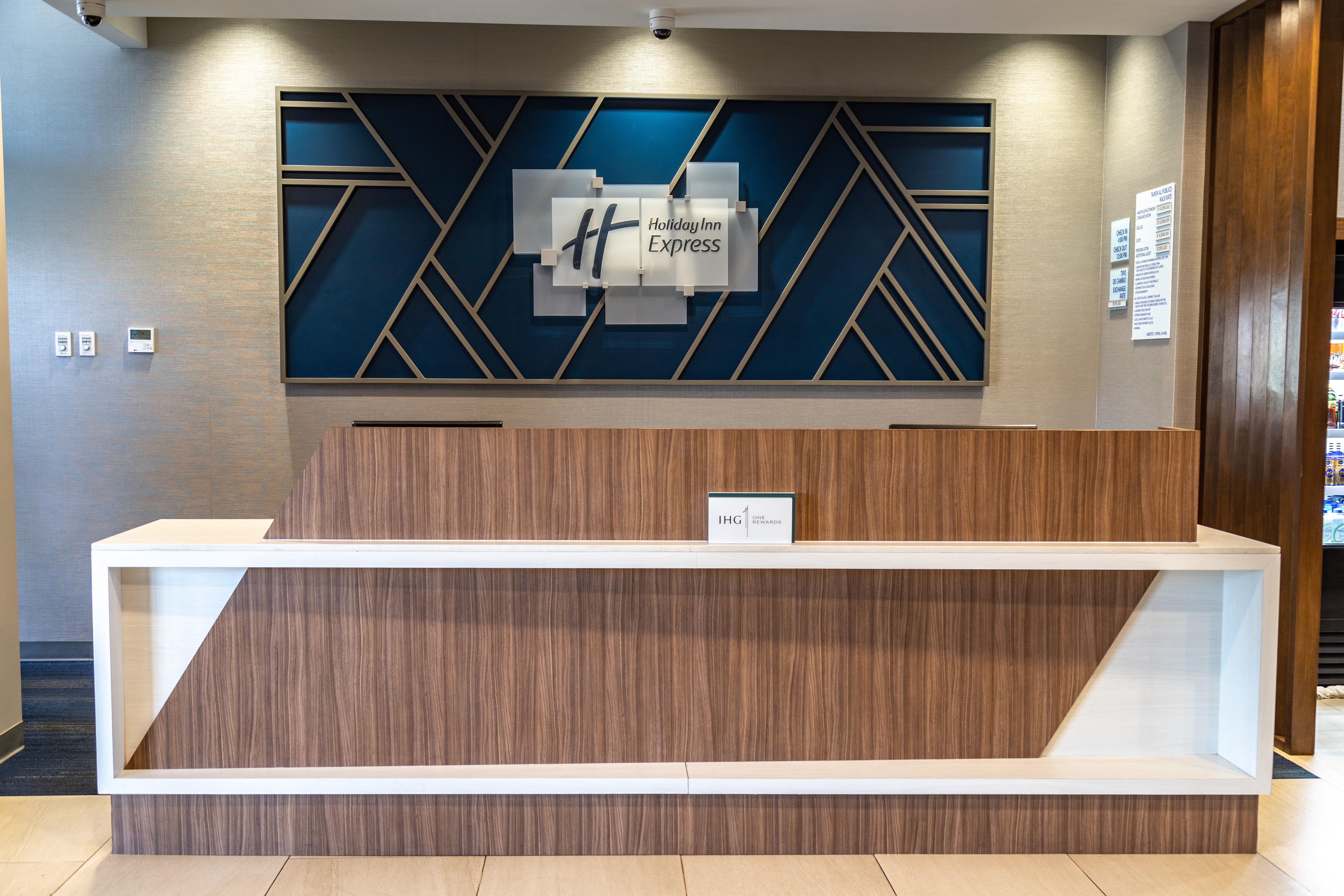 Holiday Inn Express And Suites Ensenada Centro 3/36