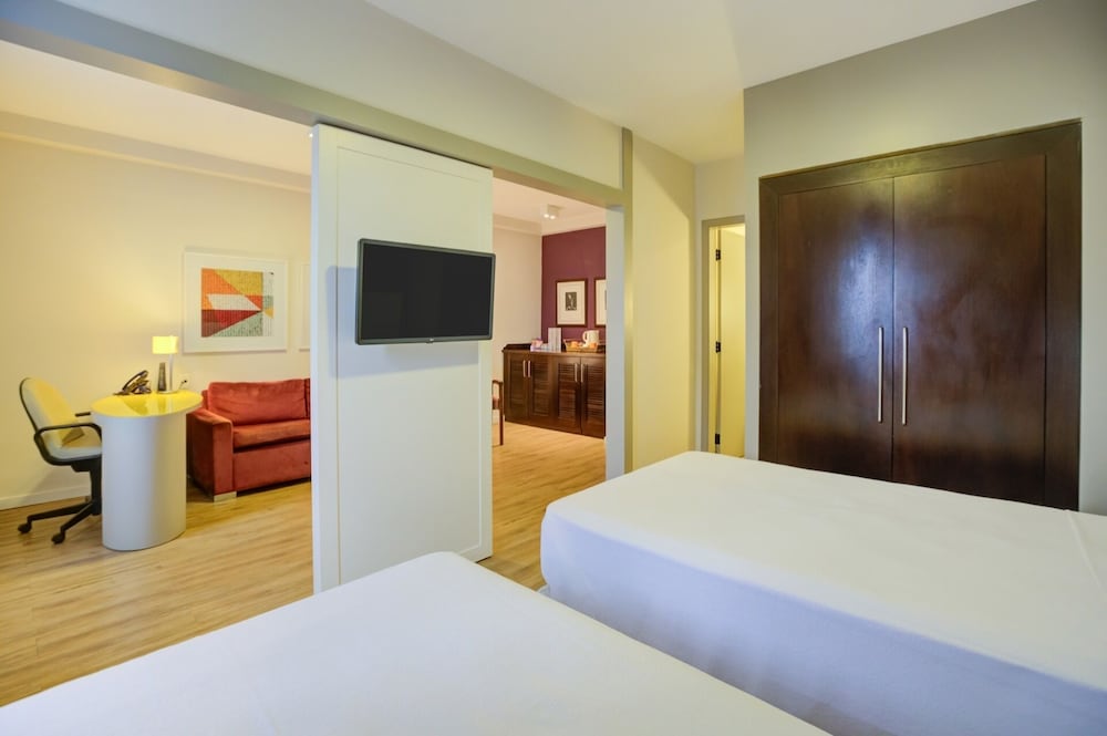 Luxury, Suite, Twin Beds