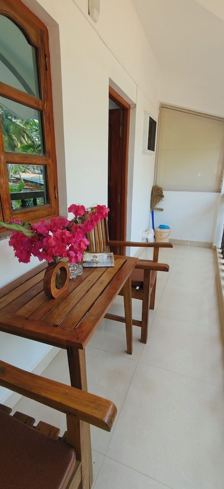 Hilias Retreat 37/50