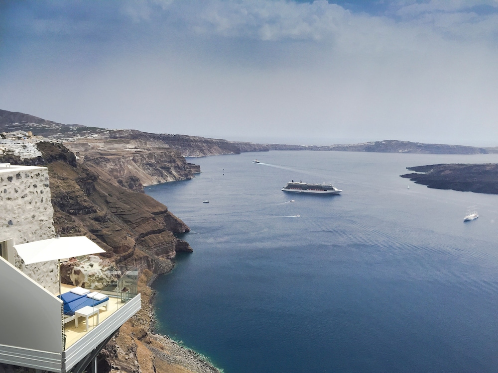 Iconic Santorini 66/73