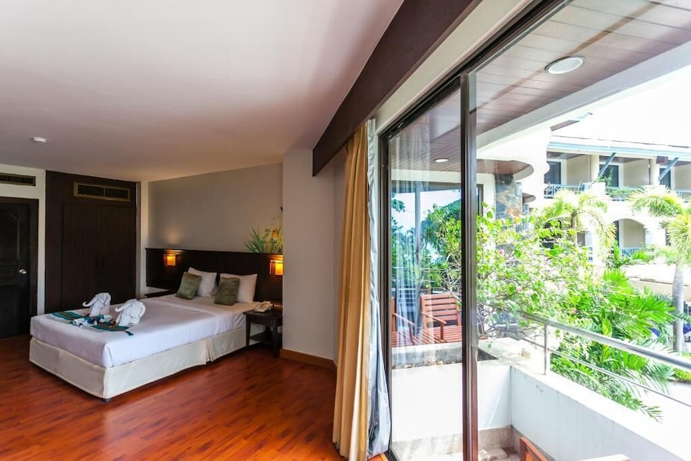 Phi Phi Island Cabana Hotel 25/69