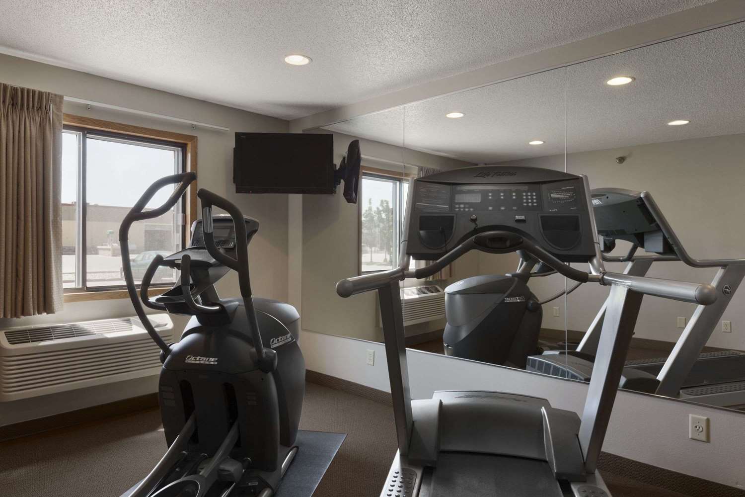 Super 8 by Wyndham Sioux Falls/41st Street 4/7