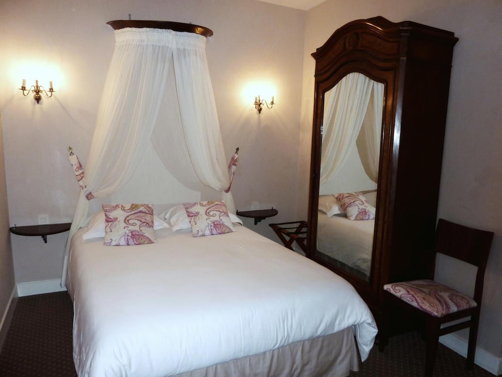 COMFORT, DOUBLE BED, BATHTUB