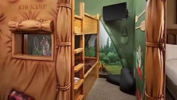Great Wolf Lodge Williamsburg 45/76