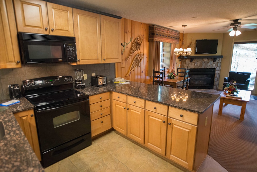 Bluegreen Vacations Blue Ridge Village, an Ascend Collection Resort 30/40