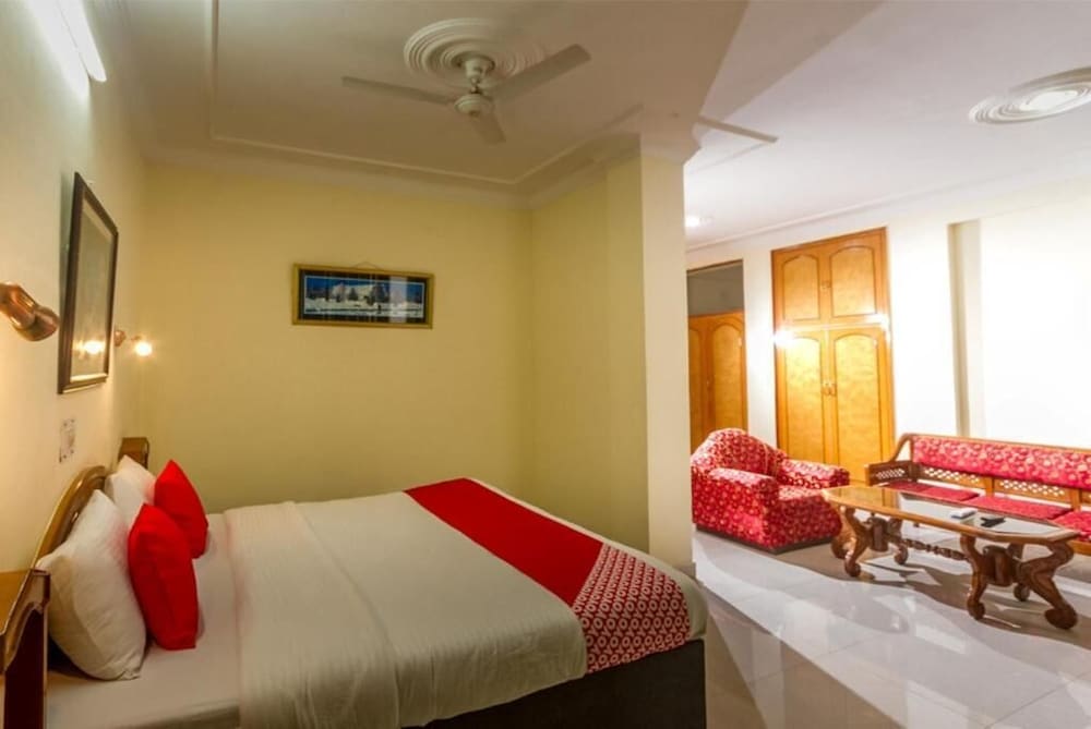 ANAND PALACE HOTEL 13/42