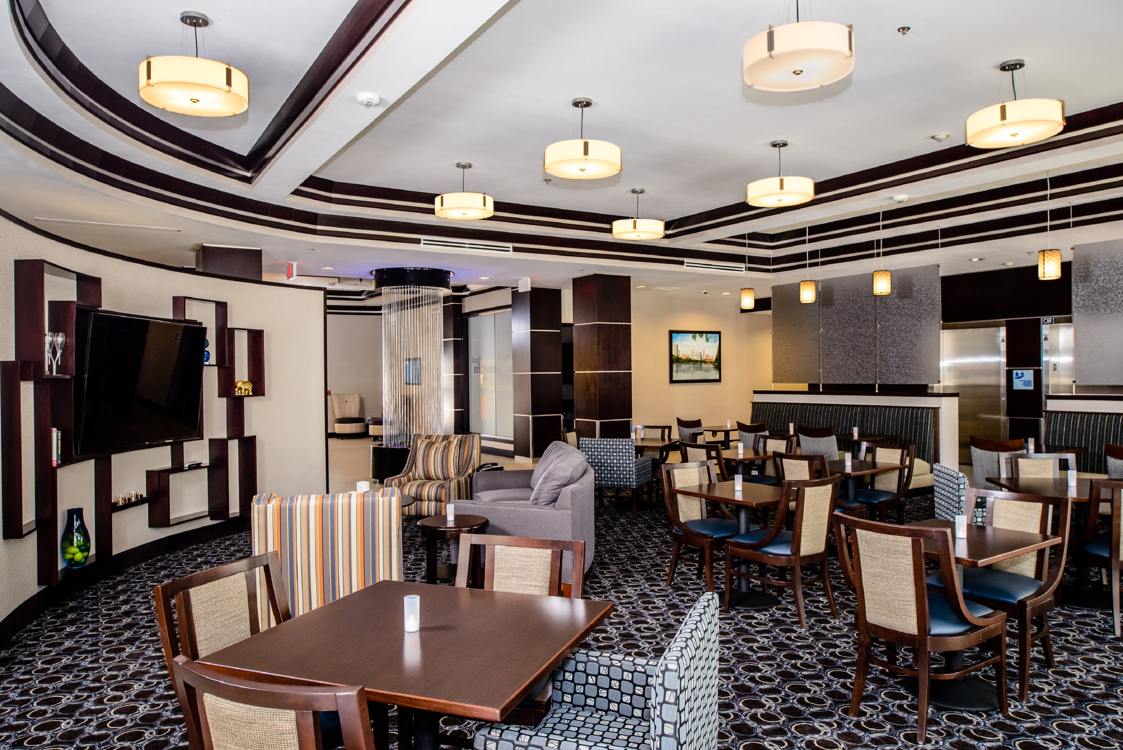 Holiday Inn Express Suites Austin Nw Arboretum Area 33/47