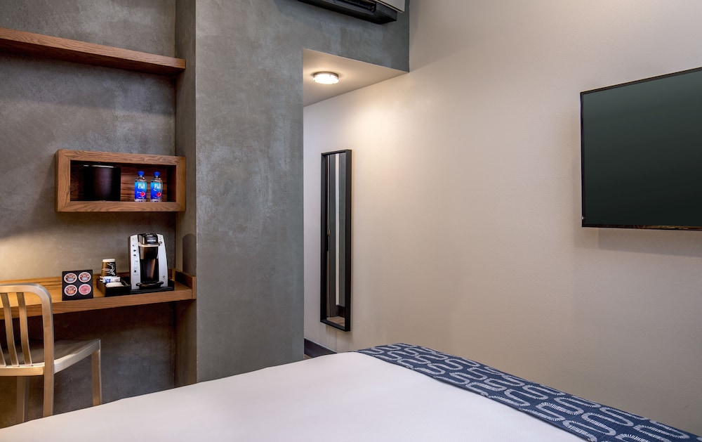 Hotel 1868 24/49
