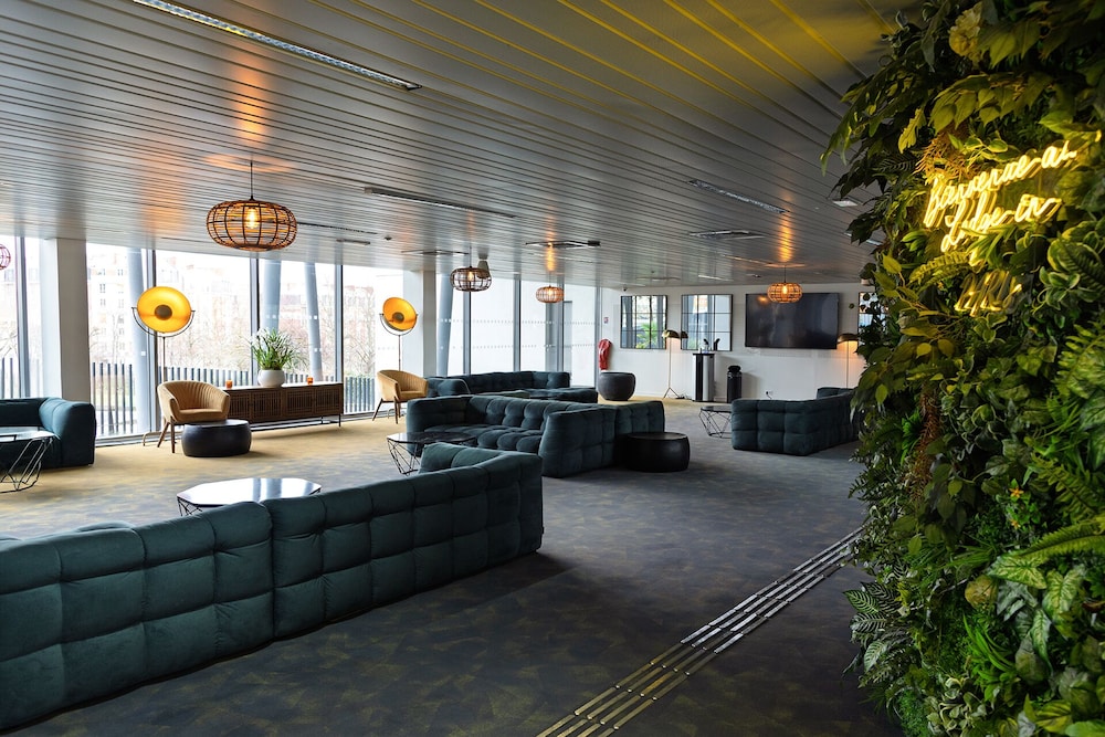 Hotel Lodge In Paris 13 44/50