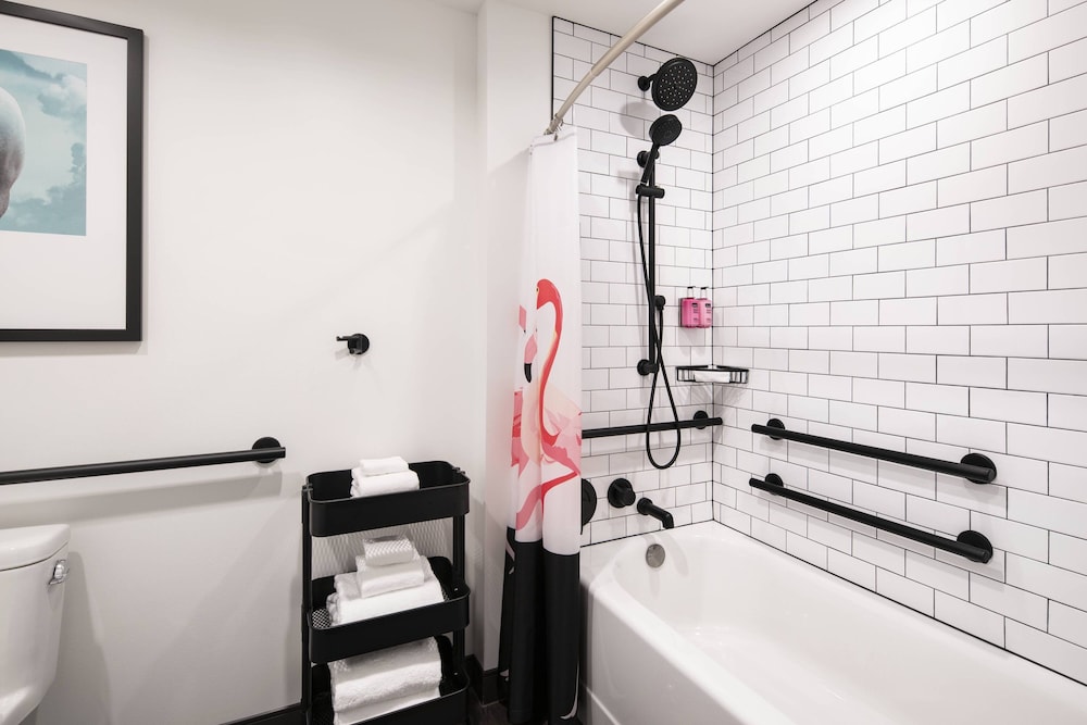 Moxy Louisville Downtown 20/61