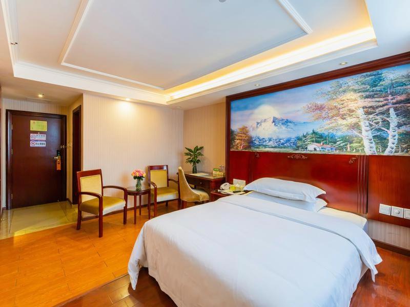 Vienna Hotel (Shenzhen Guanguang Road Foxconn) 30/58