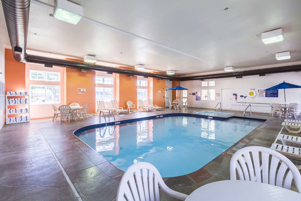 Motel6 Huron, OH - Sandusky 34/62