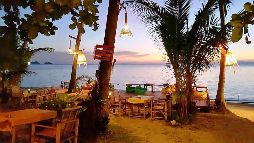 Think & Retro Cafe Lipa Noi Samui 56/62