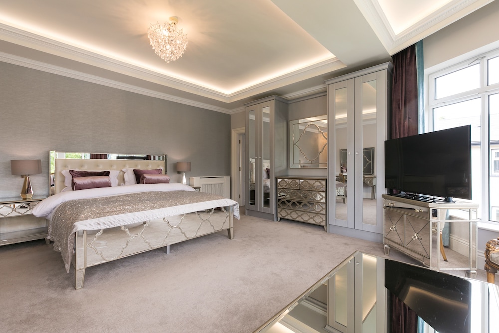 Fitzgeralds Woodlands House Hotel 6/36