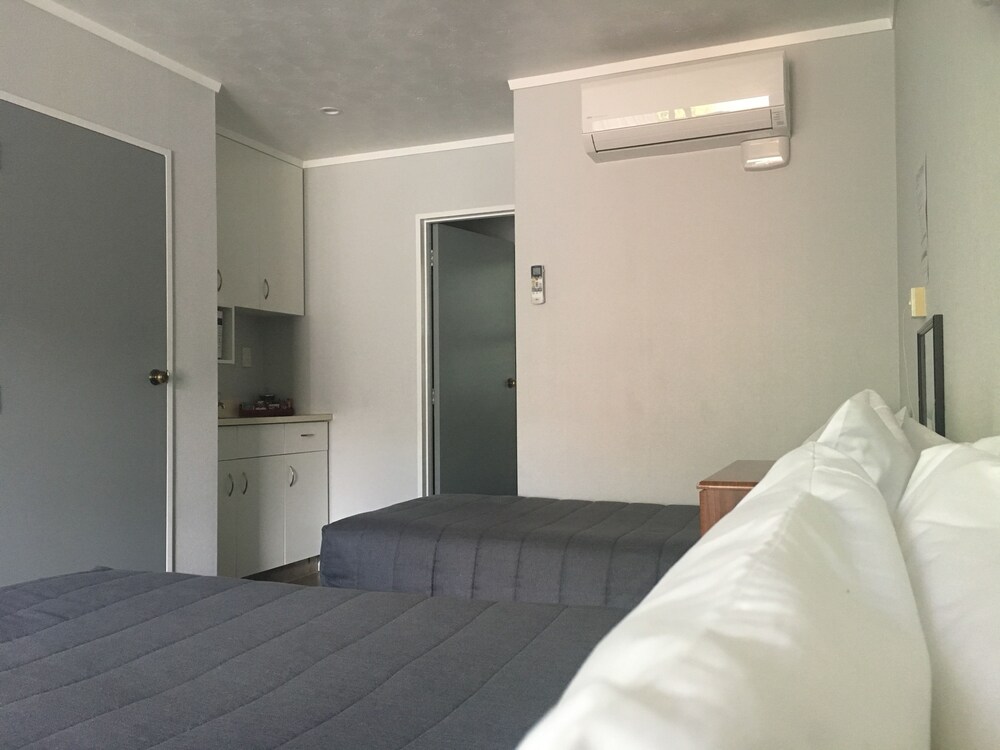 Avenue Motel 15/33