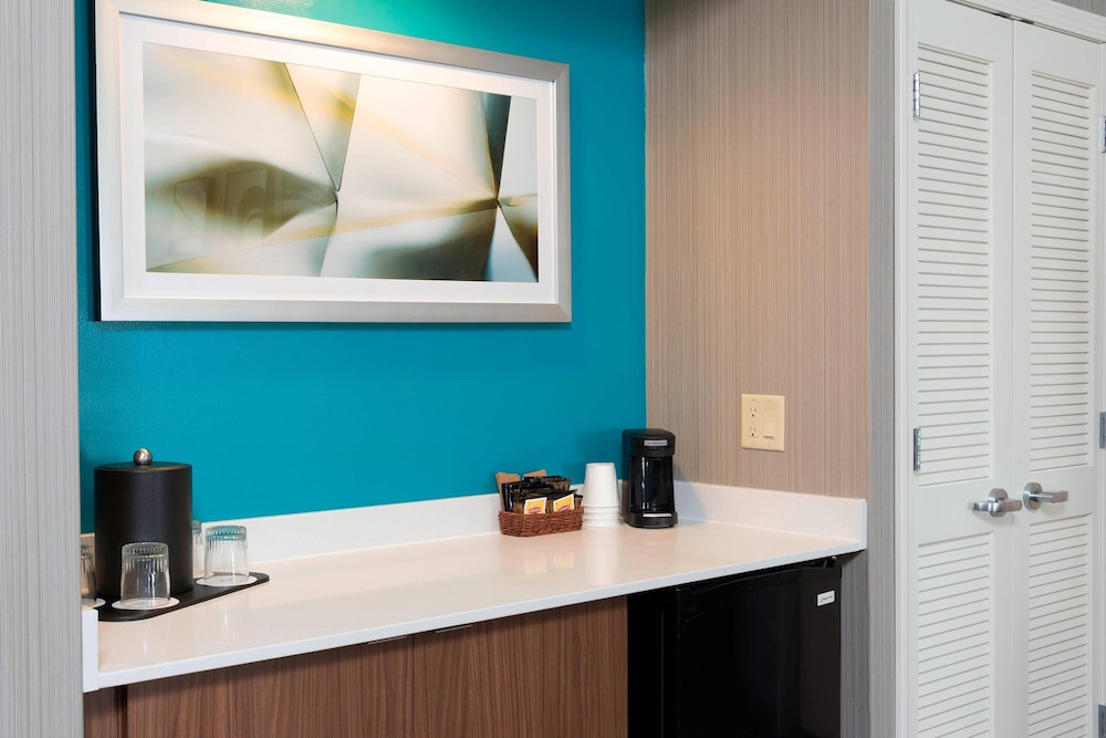 Courtyard By Marriott Traverse City 6/47