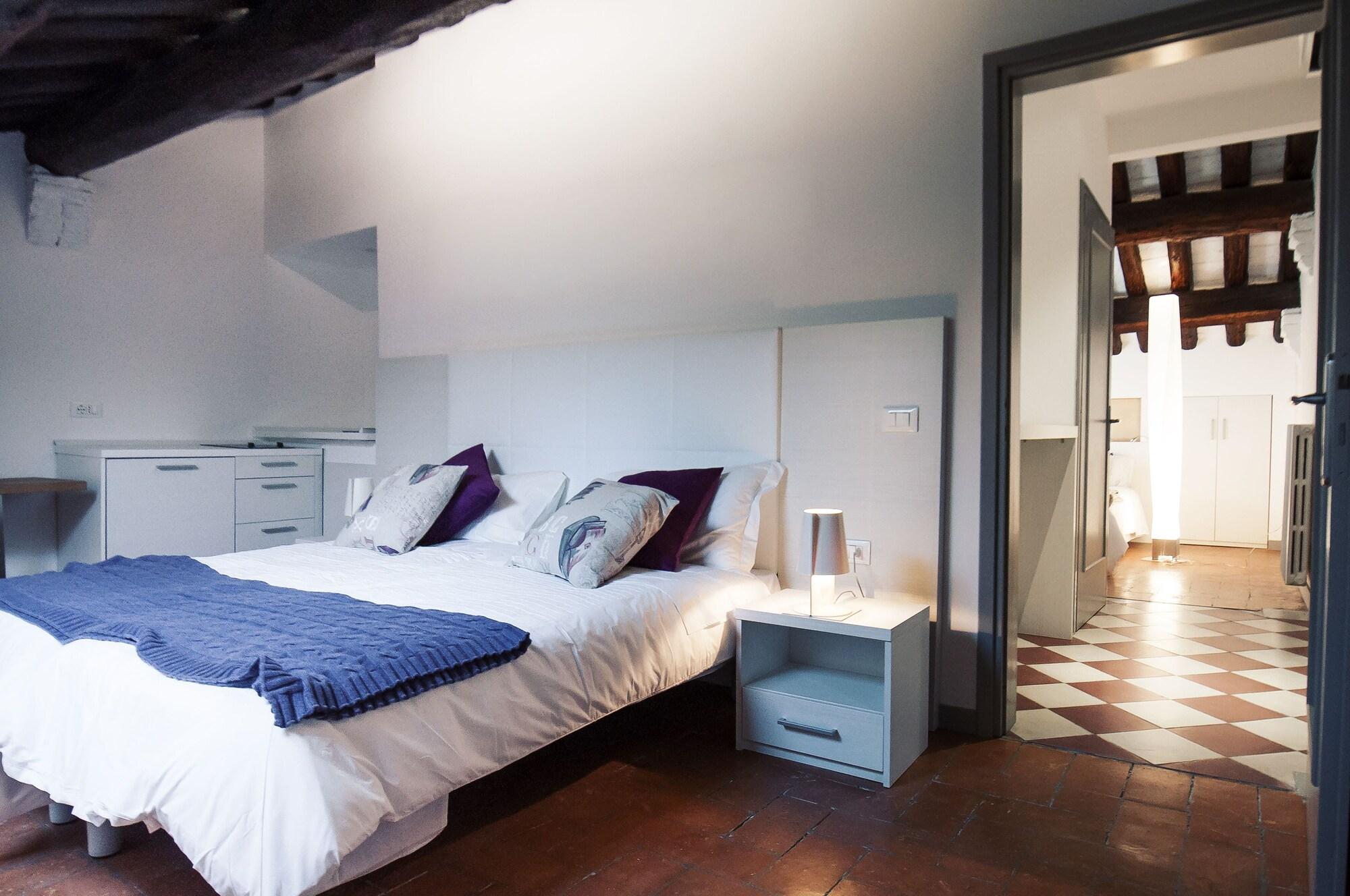 Room, Quadruple