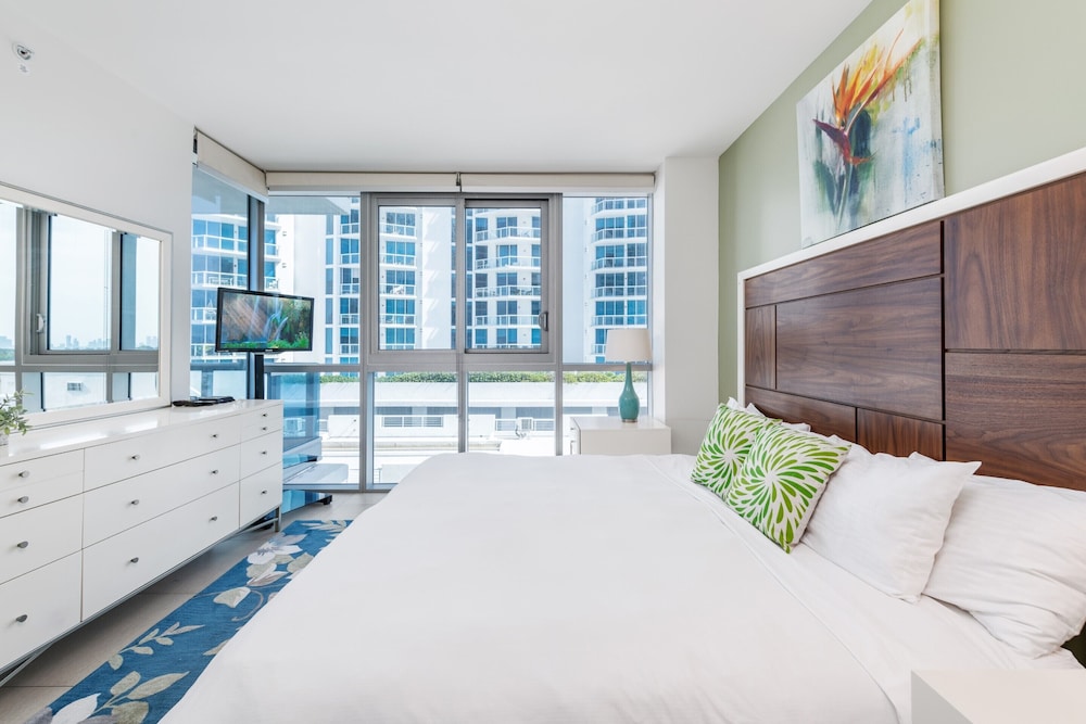 Churchill Suites Monte Carlo Miami Beach 57/76