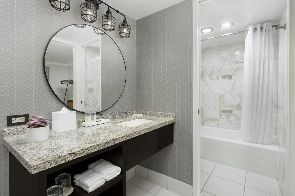 1 Bedroom, Premier, Suite