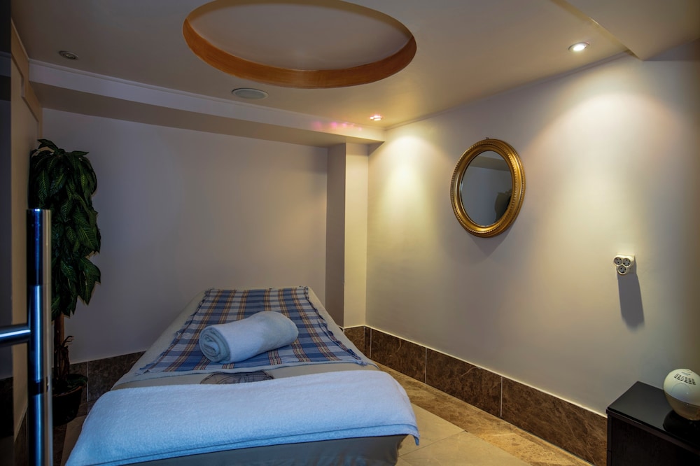 Tilia Hotel 30/50