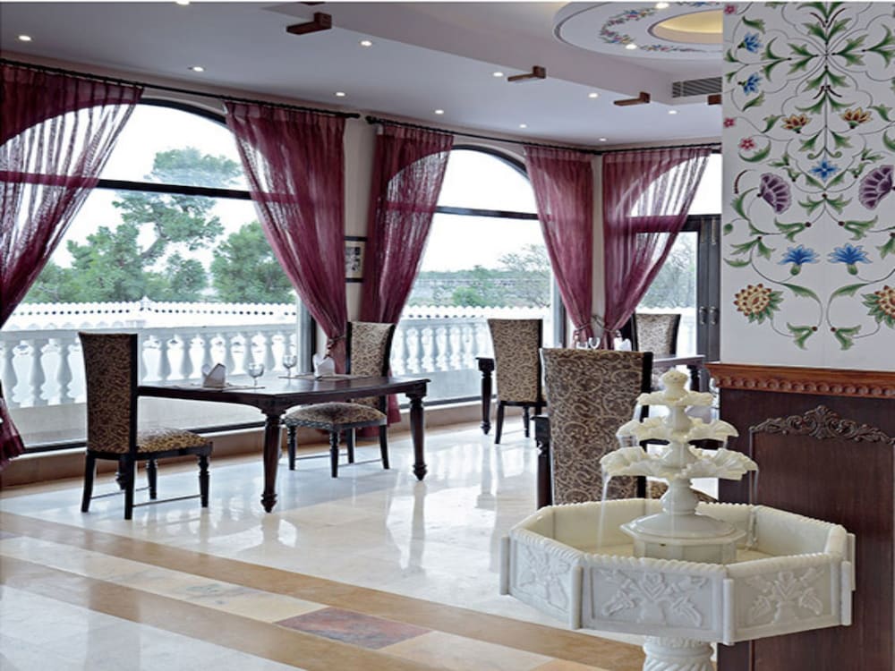 Talai Bagh Palace 9/19