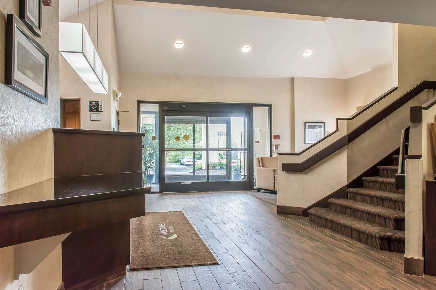 Sleep Inn & Suites of Lancaster County 7/35