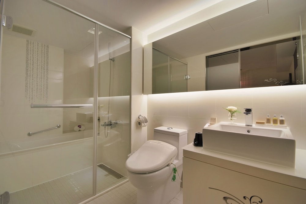 Forward Hotel Nangang 67/70