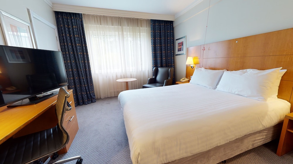 HOLIDAY INN BASILDON 26/75