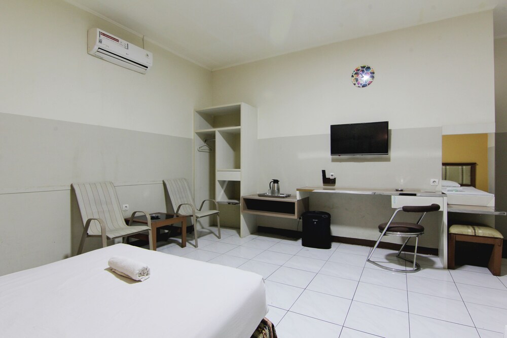 OYO 90103 Hotel Palem 17/24