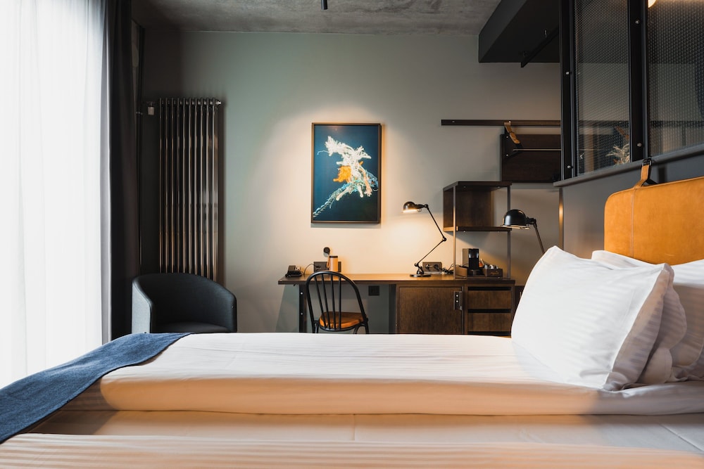 Deluxe, Queen Bed, Harbour View, Sauna، Exeter Hotel 4/7