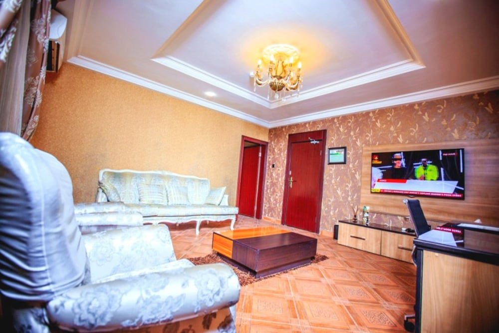 Eterno Hotels Limited 18/32