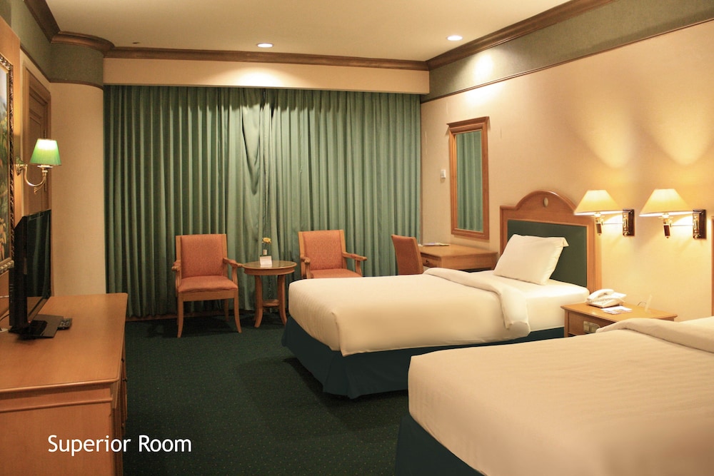 TUNJUNGAN HOTEL 24/73