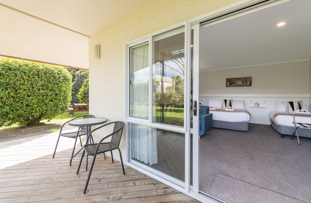 Abbey Court Motel 16/32