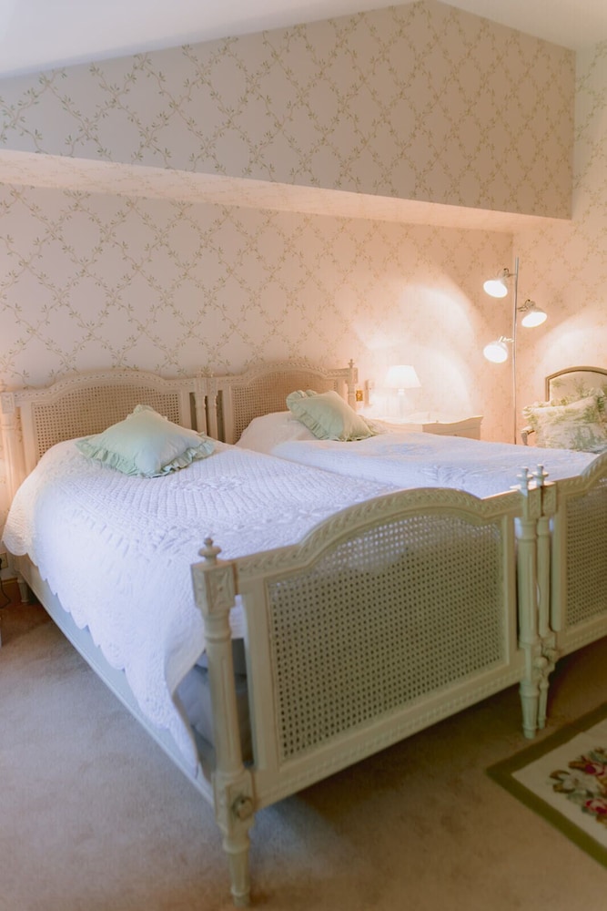 CHATEAU DE VARENNE 32/72