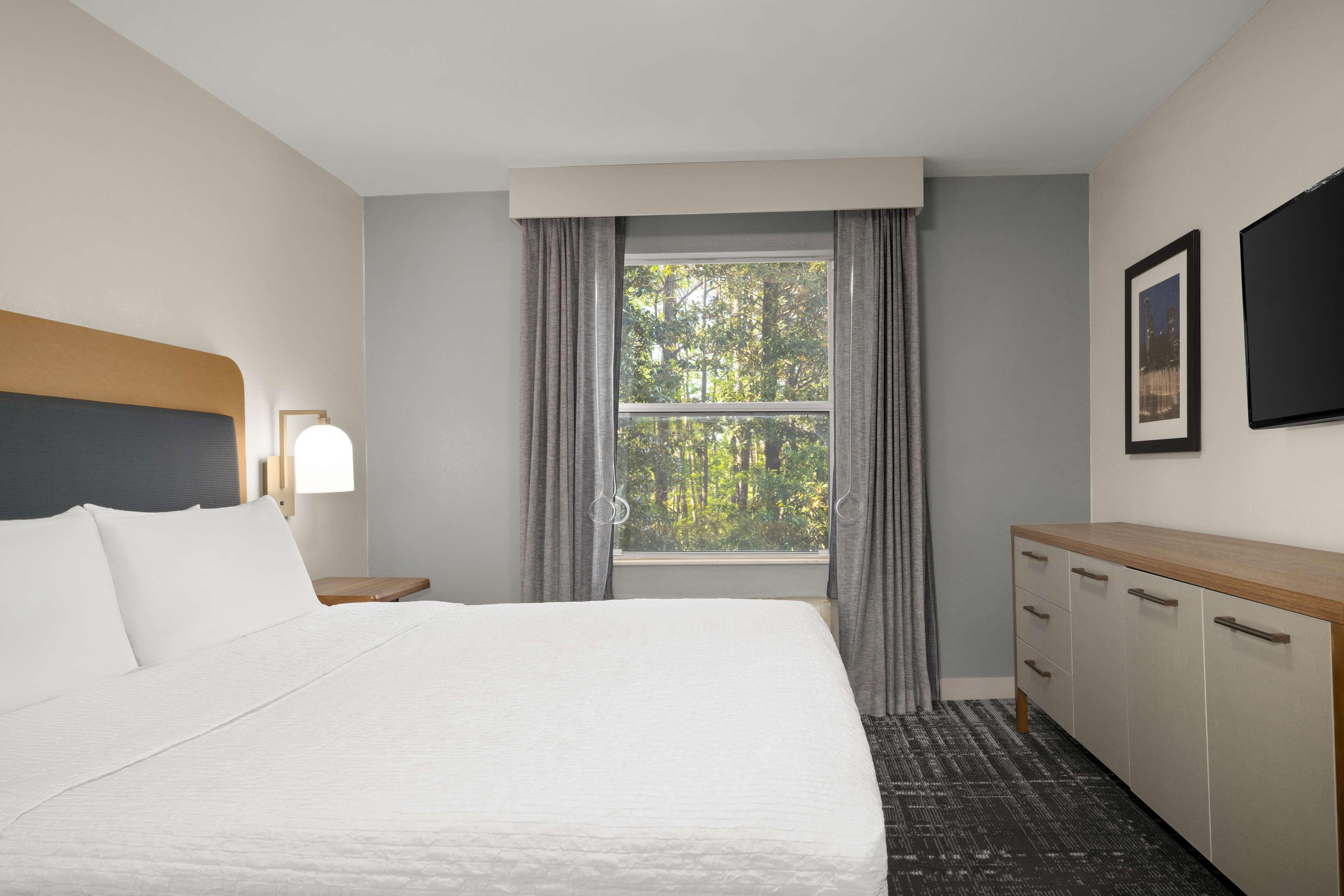 SUITE, 1 KING OR 2 DOUBLE BEDS, ACCESSIBLE