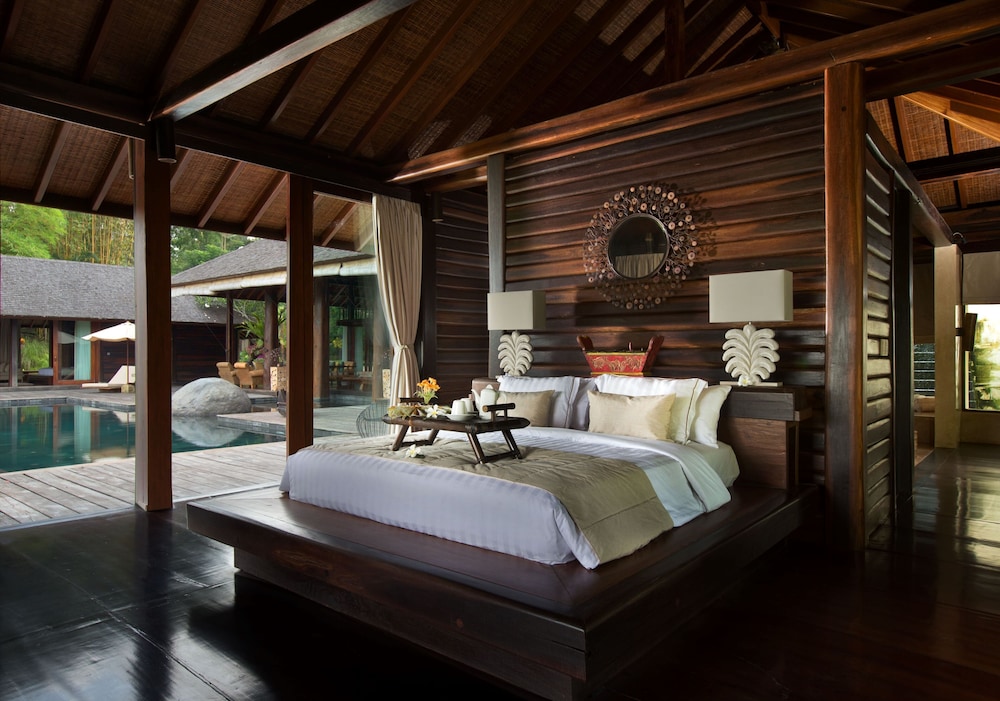 2 BEDROOMS, LUXURY, POOL VIEW