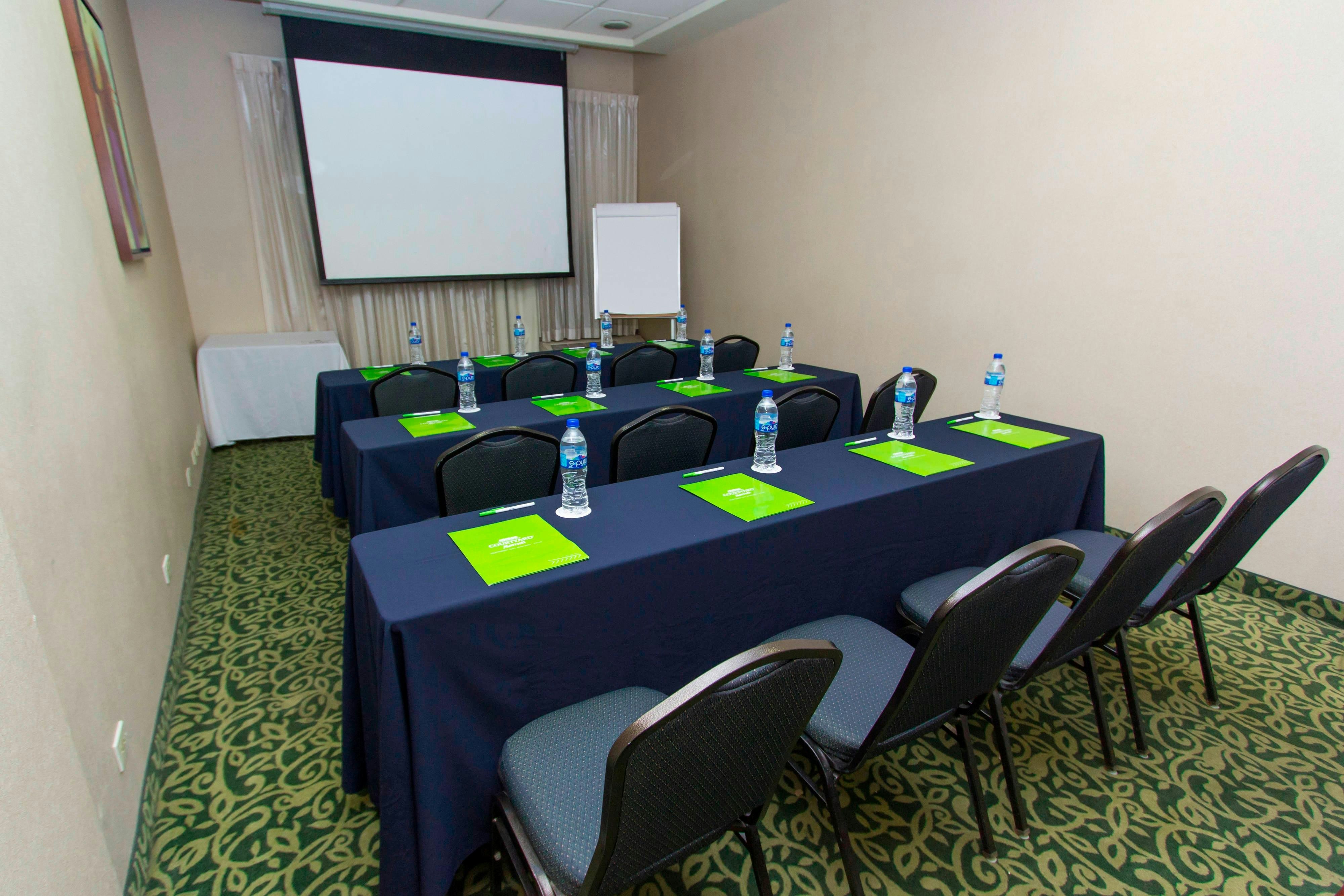 Courtyard by Marriott Monterrey San Jeronimo/Valle 15/23