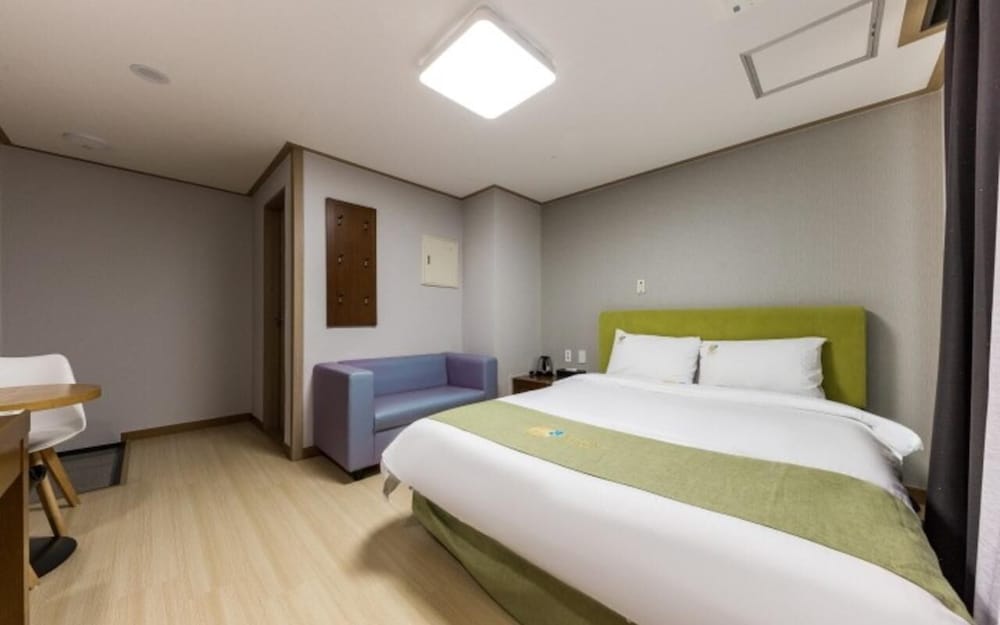 Mud Beach Hotel 13/57