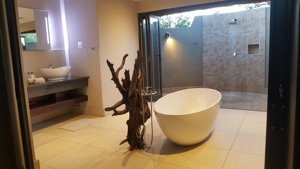 Morokolo Safari Lodge 35/82