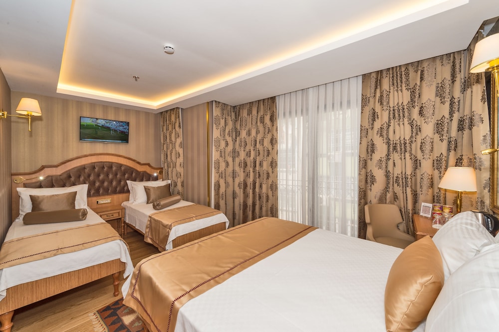 STANDARD QUAD ROOM