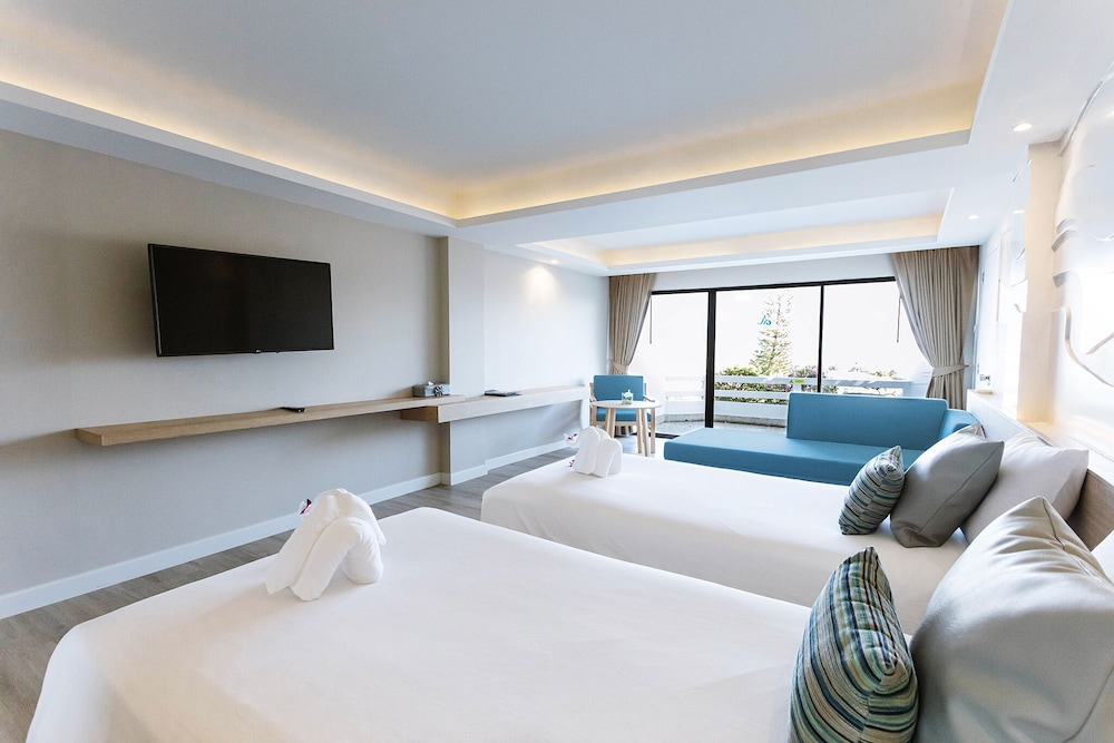 The Cha Am Methavalai Hotel 24/65