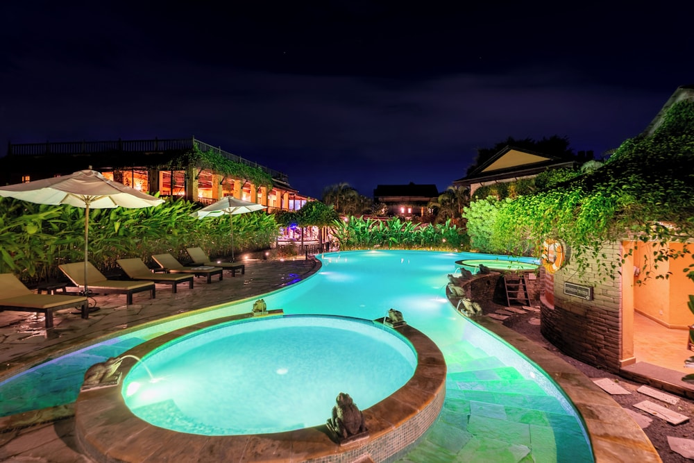 Temple Tree Resort And Spa 70/72