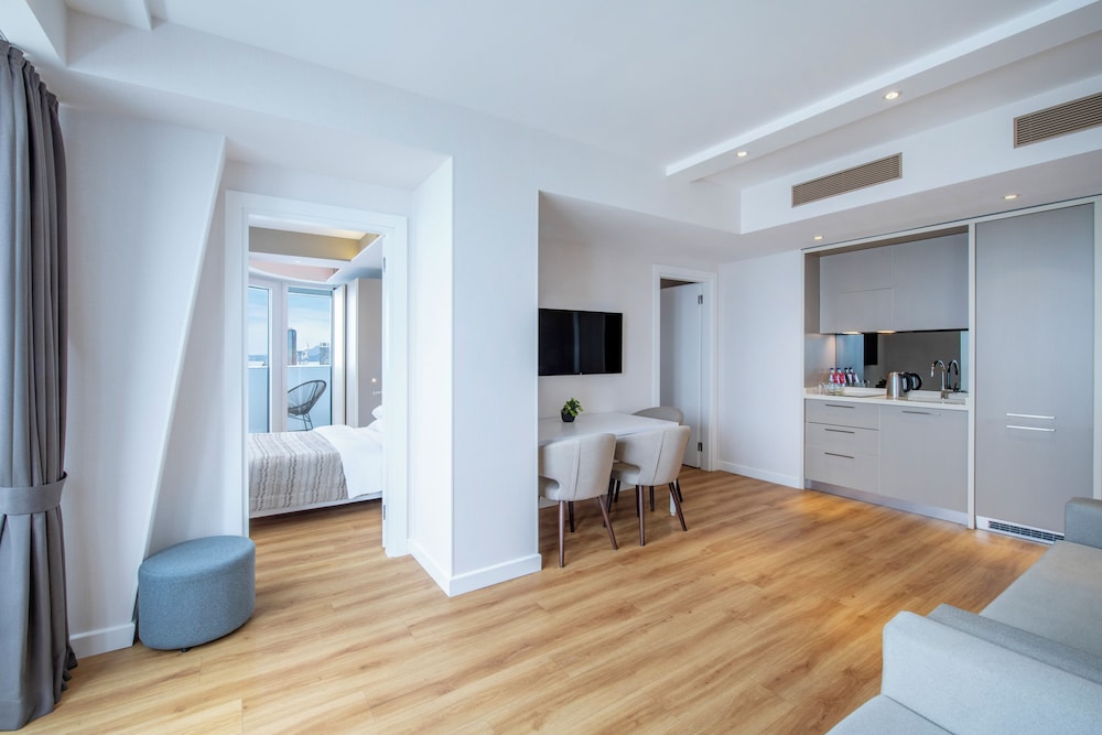 FAMILY SUITE, PANORAMA, CITY VIEW